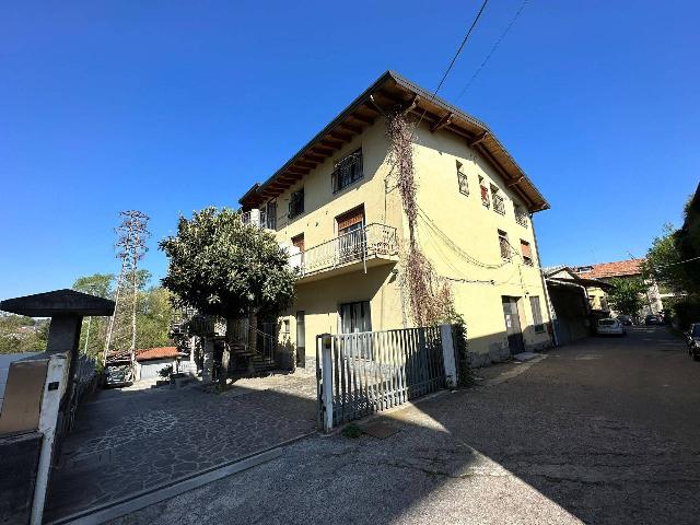 Palazzina commerciale in Via Como 11, Cantù - Foto 1