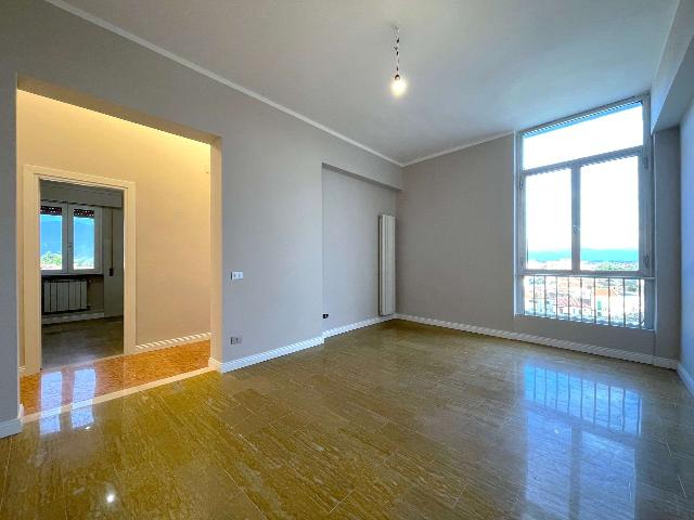 Penthouse in Via Cesare Battisti, Pistoia - Foto 1