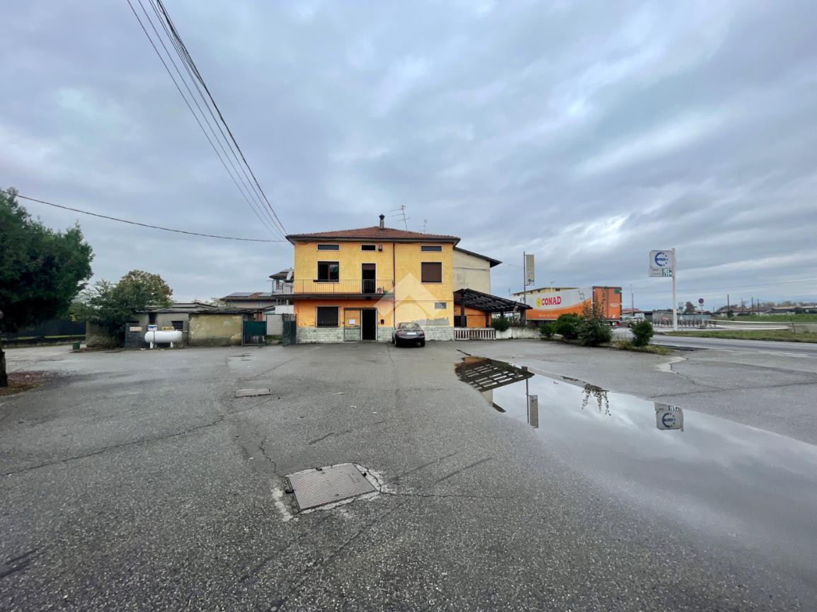 Palazzina commerciale in Via Bergamo 9, Palosco, {3} - Foto 1