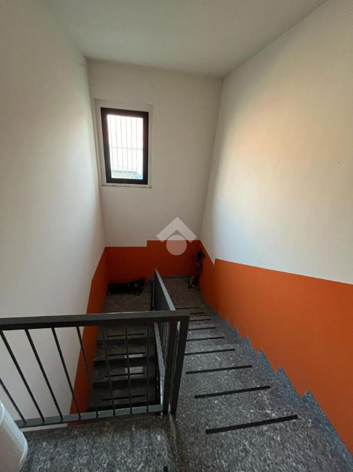 Ufficio in Via Dante Alighieri 170, Romano Di Lombardia, {3} - Foto 2