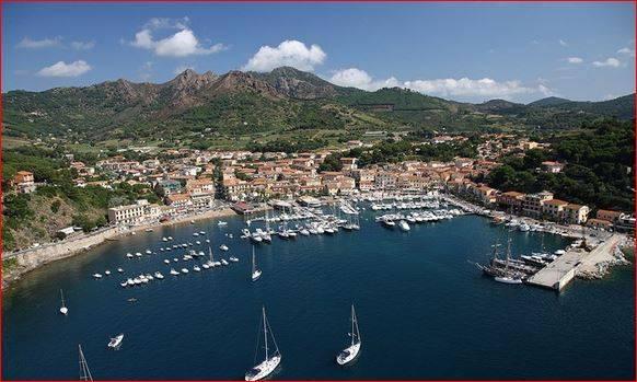 Terreno agricolo in vendita a Porto Azzurro