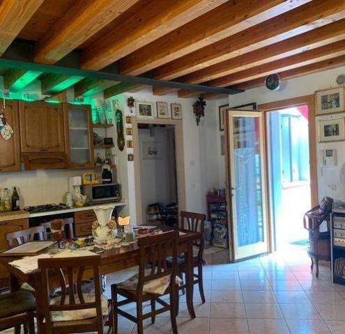 3-room flat in Via Roma, Altivole - Photo 1