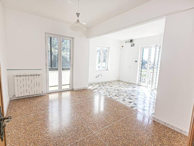 Apartament in Via Fratelli Canepa 36a, Serra Riccò - Photo 1