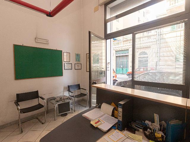 Gemeinschaftsbüro in Via Capo d'Istria, Genova - Foto 1