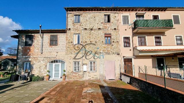 Porzione di casa in Via delle Suore 9, Capannori - Foto 1