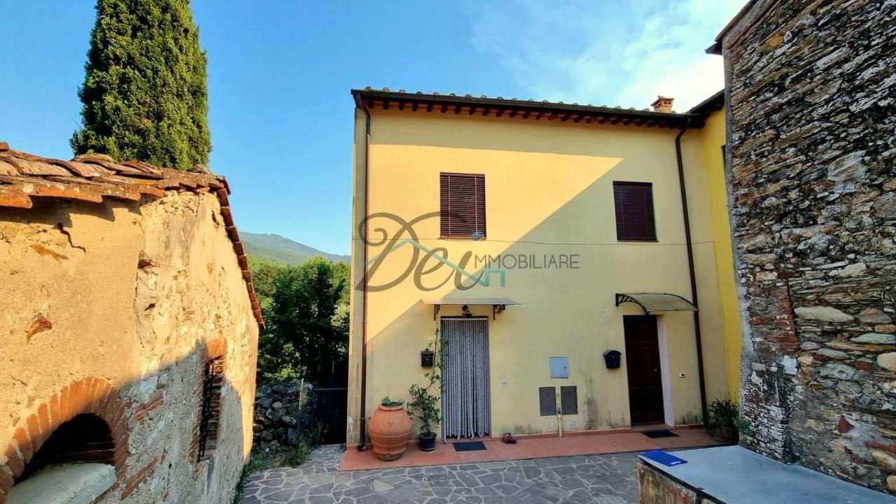 Porzione di casa in vendita a Lucca
