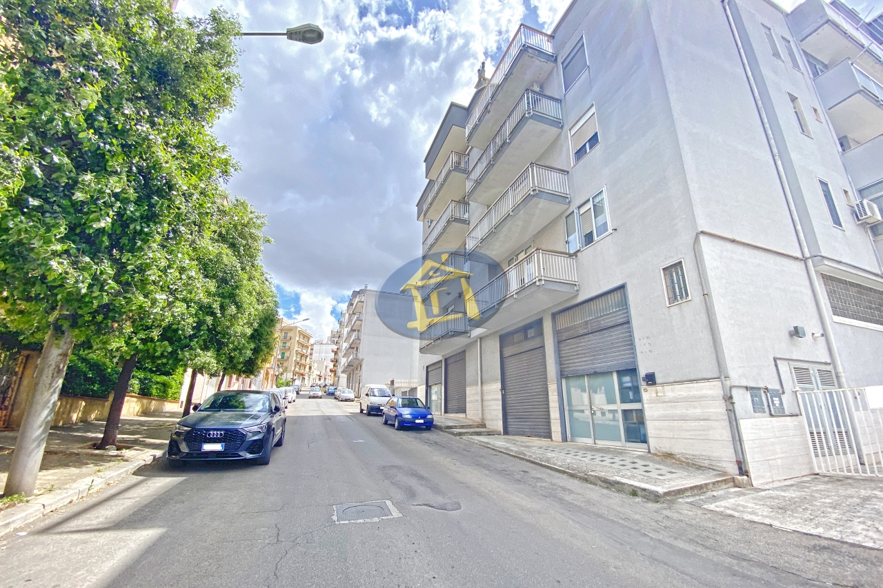 Immobile commerciale in Via della Conciliazione 129, Putignano, {3} - Foto 1