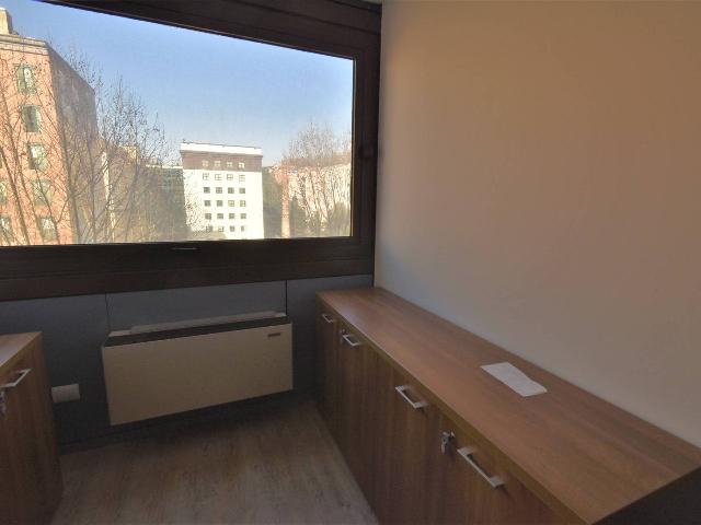 Shared office in Via Mario Angeloni 80, Perugia - Photo 1