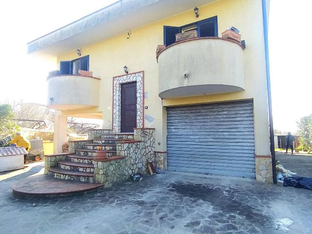 Villa in Via Farnete 19, Minturno - Foto 1