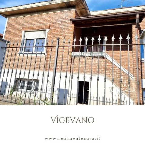 Mansion in Corso Genova, Vigevano - Photo 1