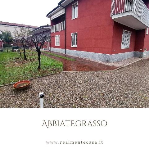 Mansion in Viale Gian Galeazzo Sforza, Abbiategrasso - Photo 1