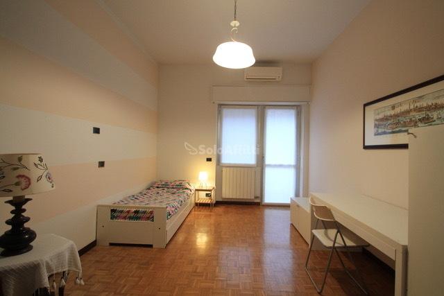 Room in apartment in {3}, Viale Alessandro Volta 87 - Photo 1