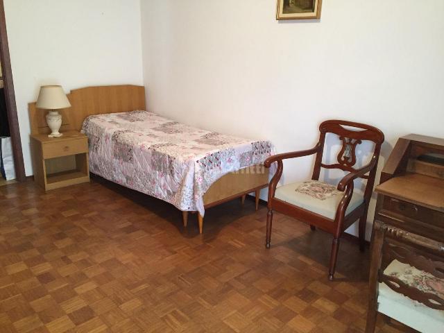 Room in apartment in {3}, Via Andrea Costa 12 - Photo 1