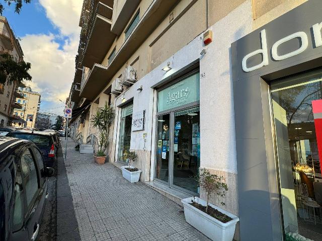 Negozio in Viale Trieste 310, Caltanissetta - Foto 1