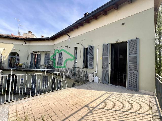 2-room flat in Viale Trento Trieste, Lodi - Photo 1