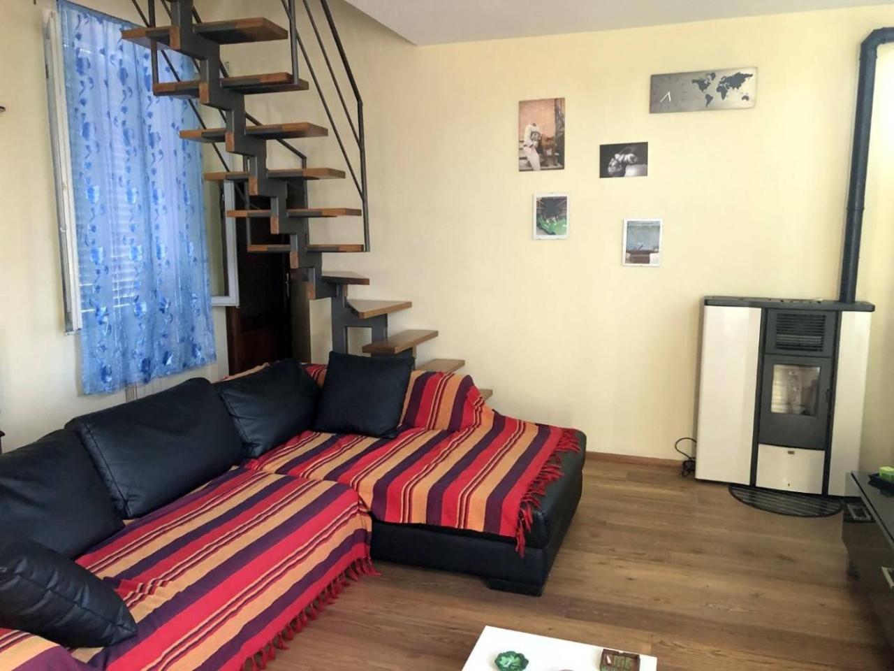 casa indipendente in vendita a Siena in zona Isola d'Arbia