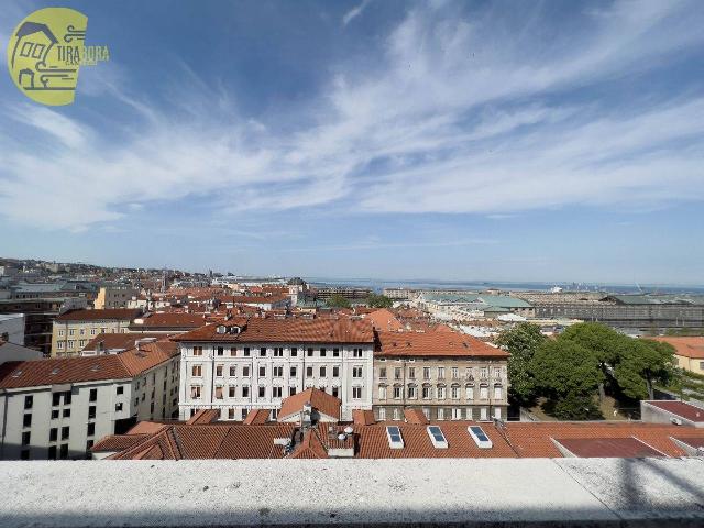 Penthouse in Via Sant'Anastasio, Trieste - Foto 1