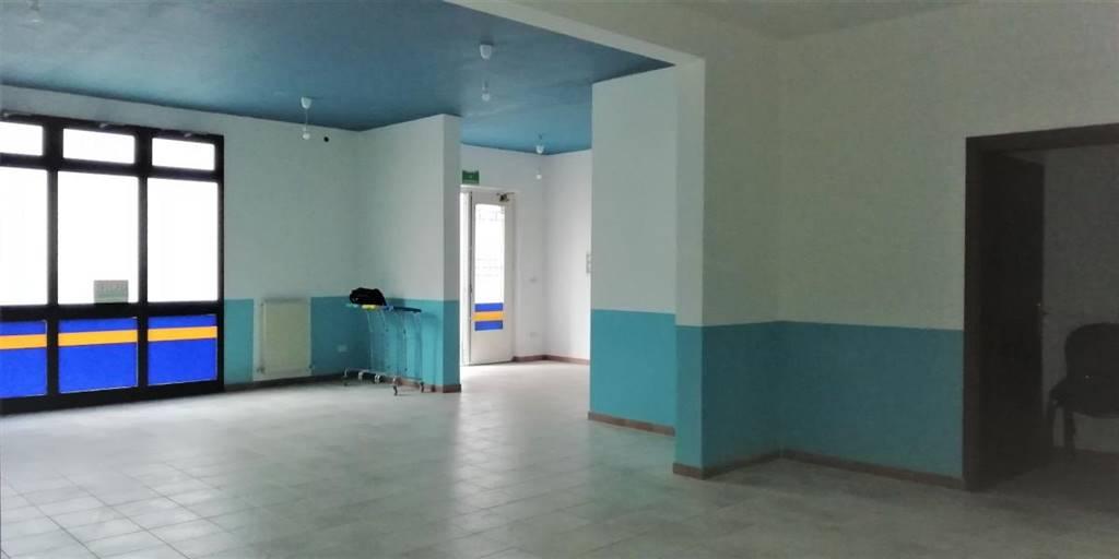 Negozio in Via San Giovanni 3, Gemona del Friuli - Foto 1
