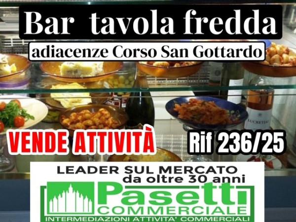 Bar in , Milano, {3} - Foto 1