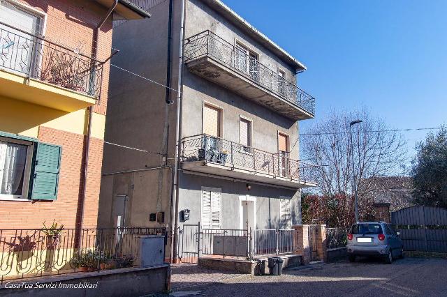 4-room flat in Via Cristoforo Colombo, Attigliano - Photo 1