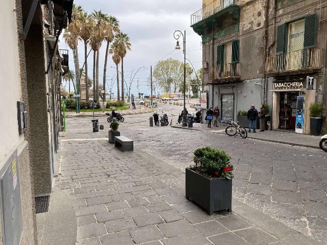 Shop in Via Calabritto, Napoli - Photo 1