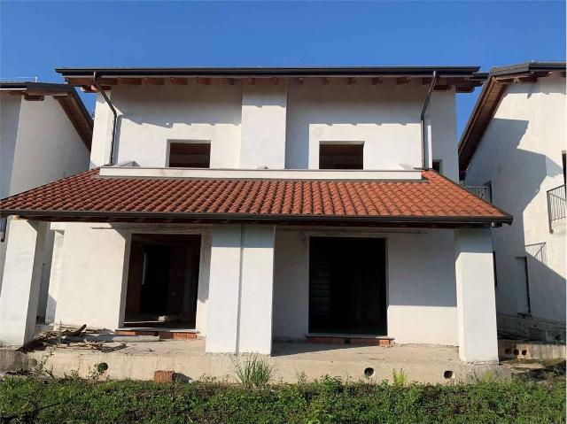 Terraced house in Via Novara, Taino - Photo 1