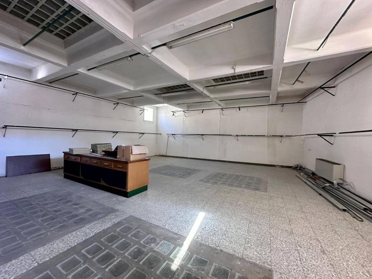 Magazzino in Via Silvio Bonfante, Imperia, {3} - Foto 1