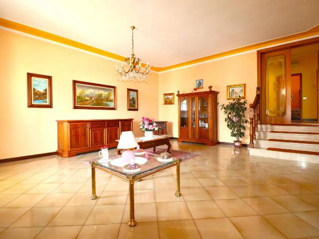 Mansion, Moglia - Photo 1