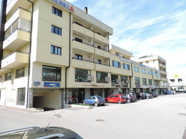 Geschäft in Via del Gallitello 89, Potenza - Foto 1