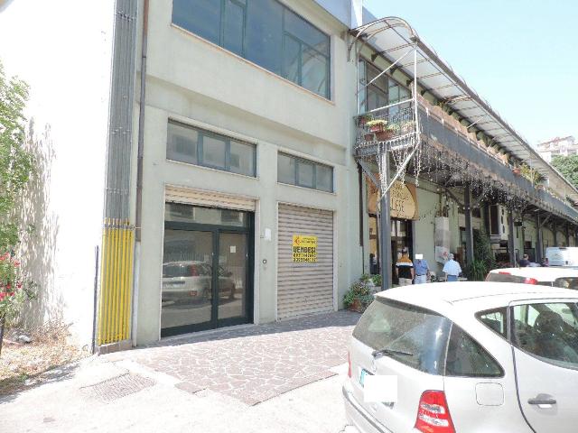 Negozio in Via della Chimica, Potenza - Foto 1