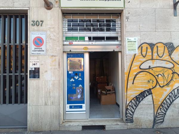 Negozio in Corso Francia 307, Torino, {3} - Foto 1
