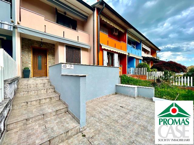 Terraced house in Piazzale Aldo Moro, Vailate - Photo 1