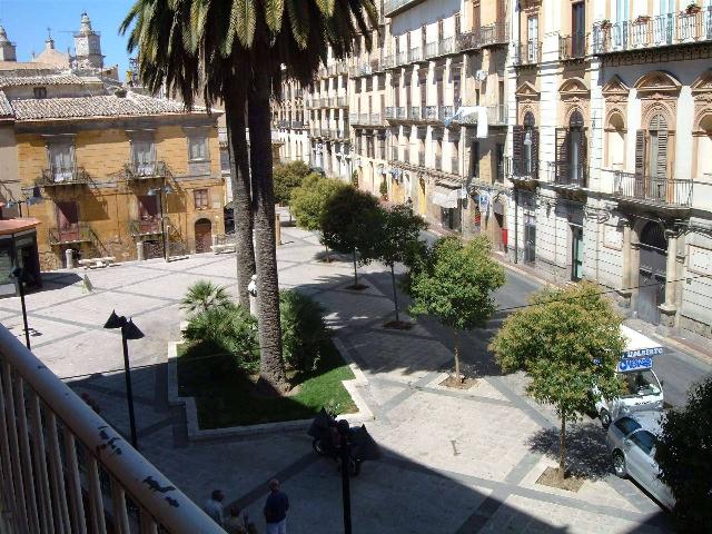 Quadrilocale in Via Paolo Emiliani Giudici, Caltanissetta - Foto 1