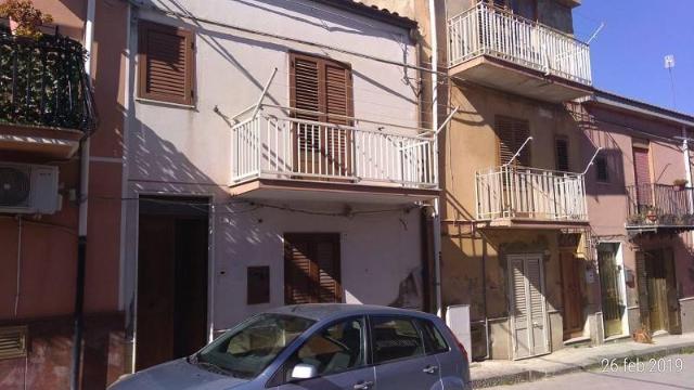 Trilocale in Via Avvocato Gallina, Santa Caterina Villarmosa - Foto 1