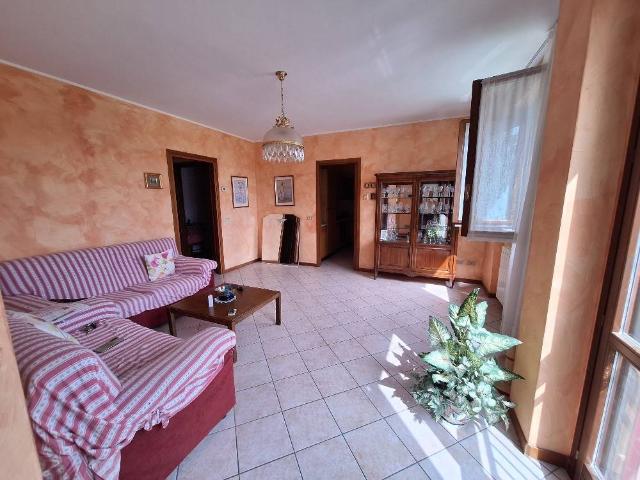 3-room flat in Via delle Ginestre, Guardamiglio - Photo 1