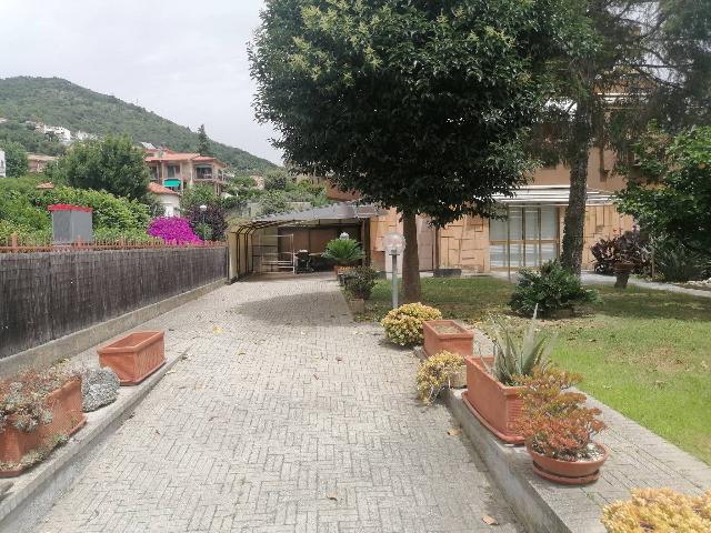 Vierzimmerwohnung in Via Piani, Pietra Ligure - Foto 1