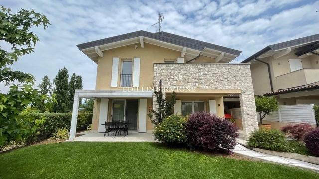 Villa in Via Vittorio Veneto 18, Sirmione - Foto 1