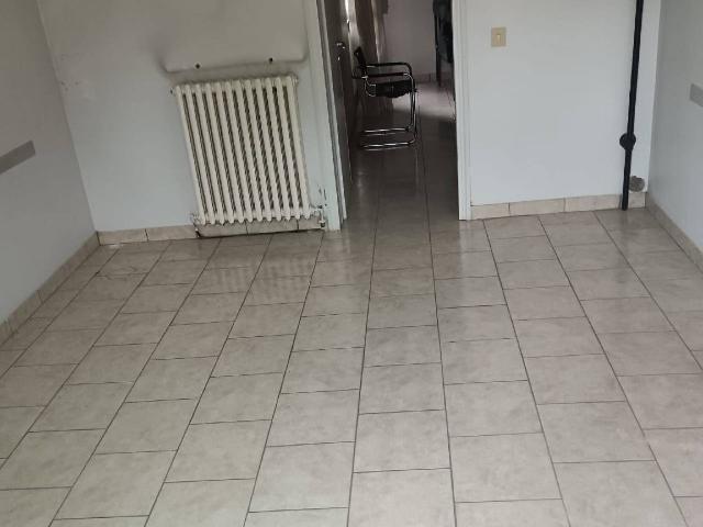 Apartament in {3}, Piazza Caduti per La Libertà - Photo 1