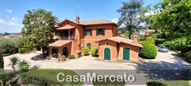 Mansion in {3}, Viale Vittorio Veneto - Photo 1