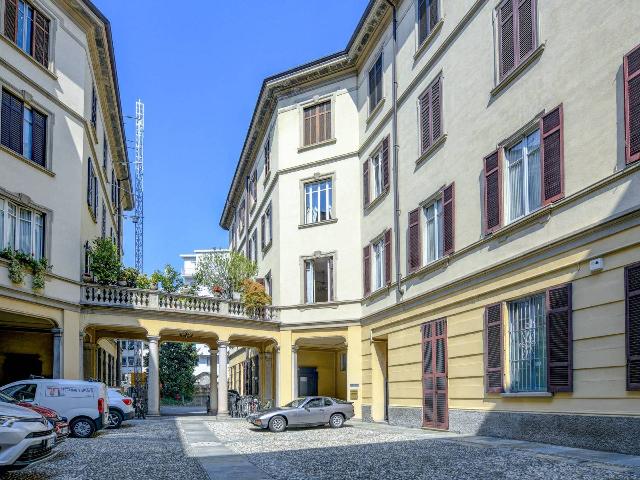 3-room flat in Via Giuseppe Garibaldi 30, Como - Photo 1