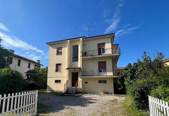 Detached house in Via Benedetto Croce, Gattatico - Photo 1