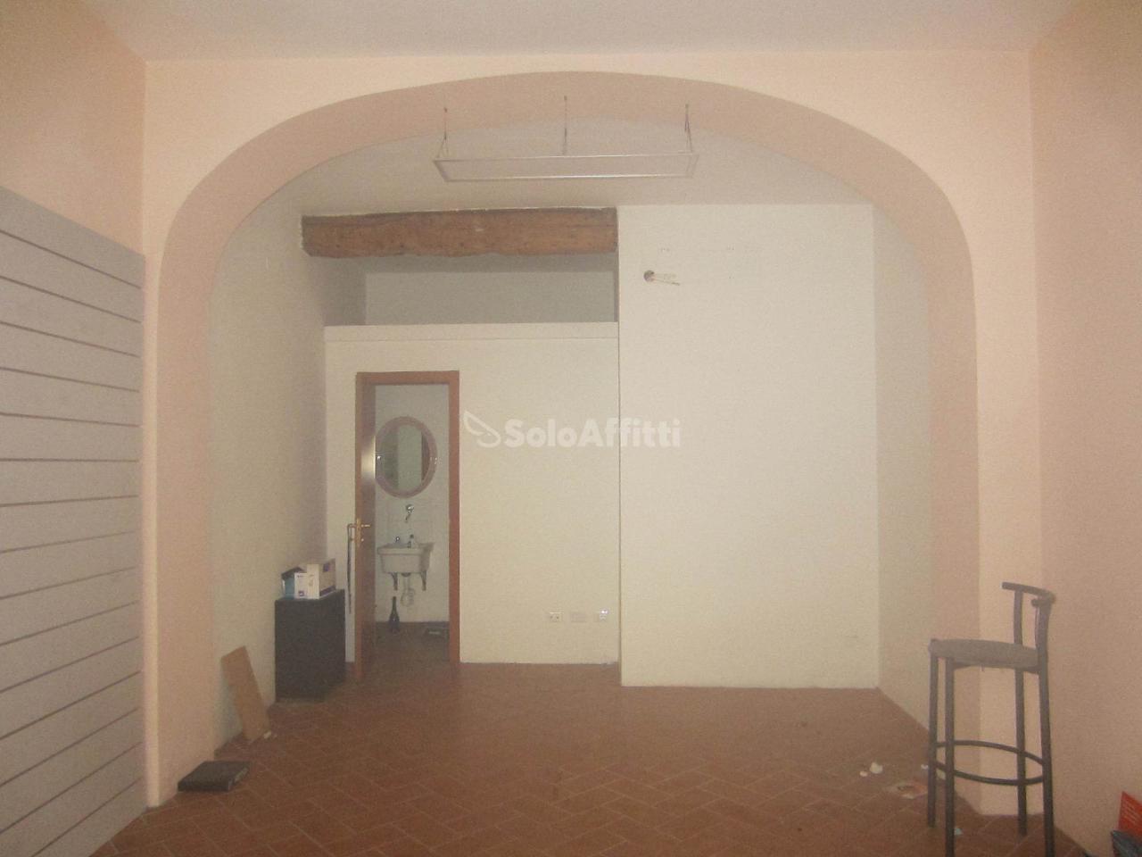 Negozio in Corso Italia 125, San Giovanni Valdarno, {3} - Foto 2