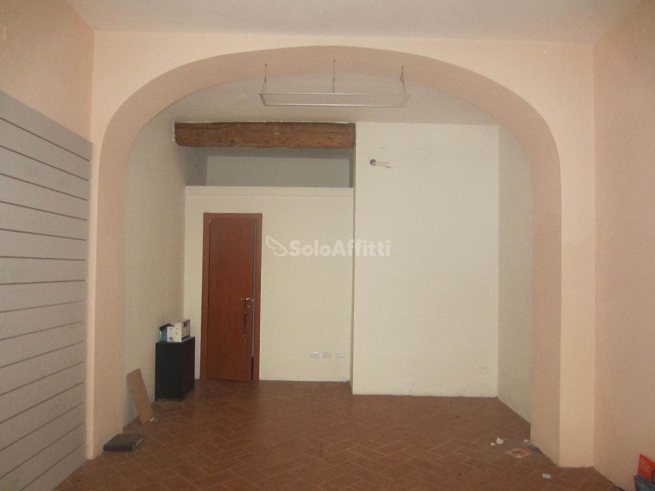 Negozio in Corso Italia 125, San Giovanni Valdarno, {3} - Foto 1