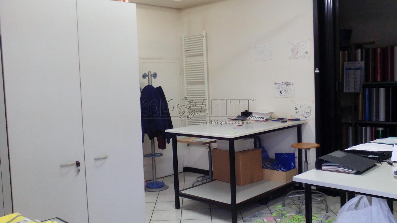 Lavanderia in Via Due Ponti 3, Carpi, {3} - Foto 1
