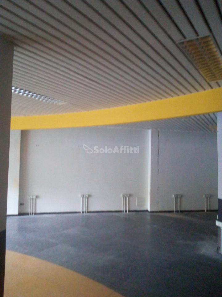 Negozio in Via Lenin, Carpi, {3} - Foto 1