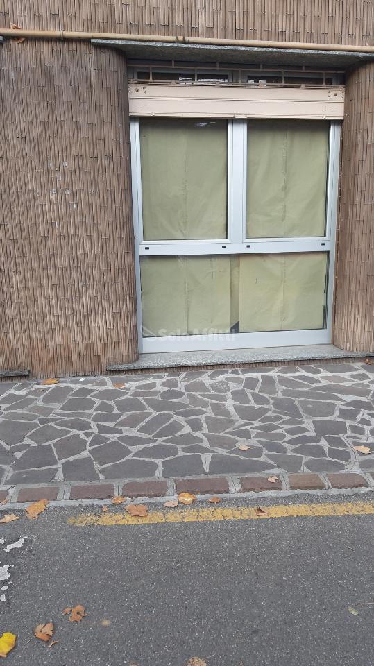 Negozio in Viale Giosue Carducci 8, Carpi, {3} - Foto 1