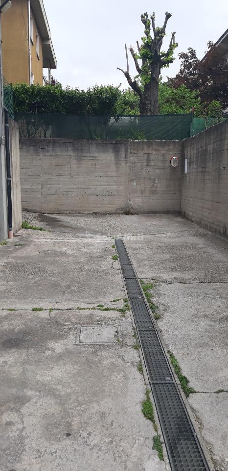 Parcheggio chiuso in Via Niccolò Machiavelli 14, Carpi, {3} - Foto 2