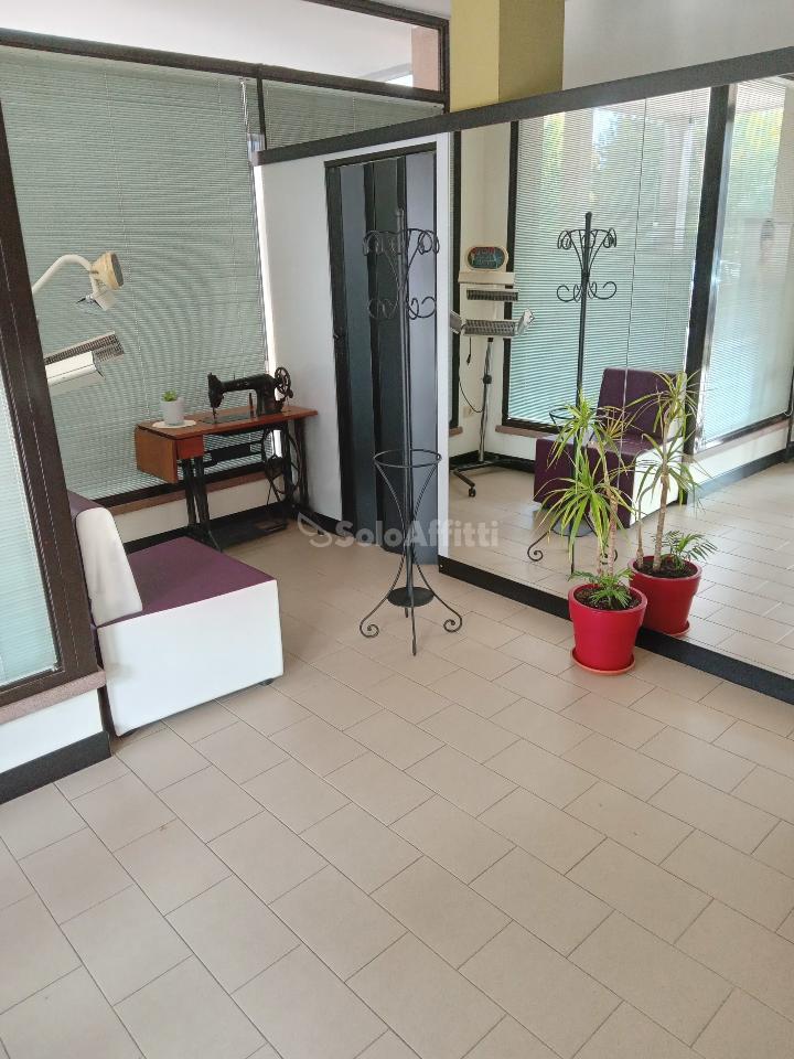 Negozio in Via Lenin 8, Carpi, {3} - Foto 2