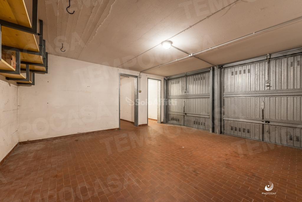 Parcheggio chiuso in Via B. Croce 2, Carpi, {3} - Foto 1