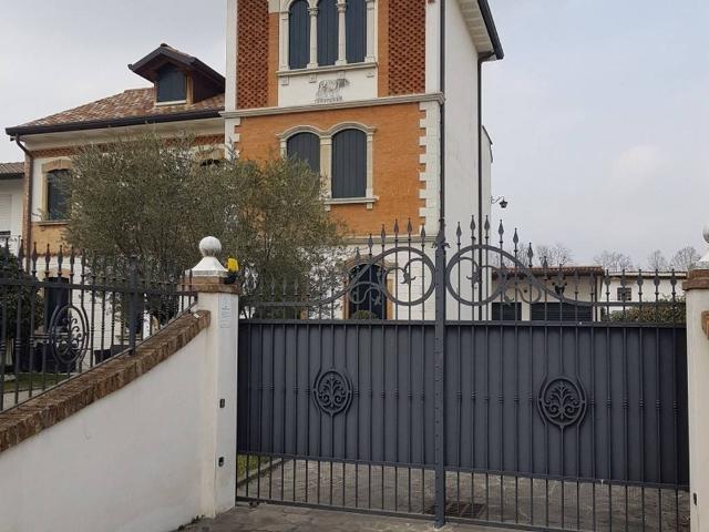 Mansion in {3}, Via Bertina - Photo 1